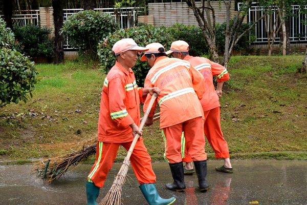 【暑期社会实践】新闻学院“环卫工人”实践小分队