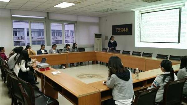 新闻学院开展“新闻反转事件大讨论”活动