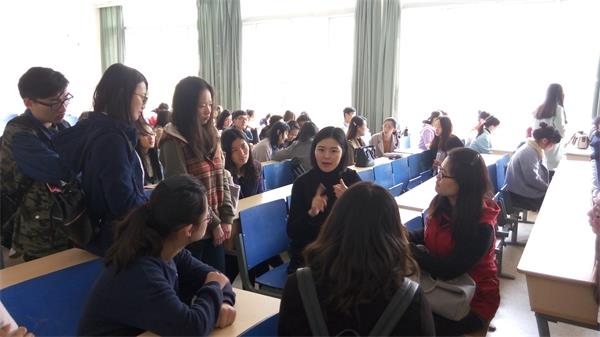 新闻学院举行实习生选聘大会