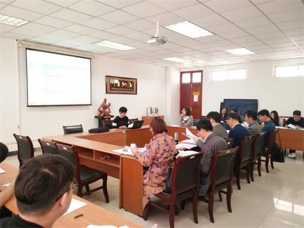新闻学院2015级硕士研究生预答辩工作圆满结束